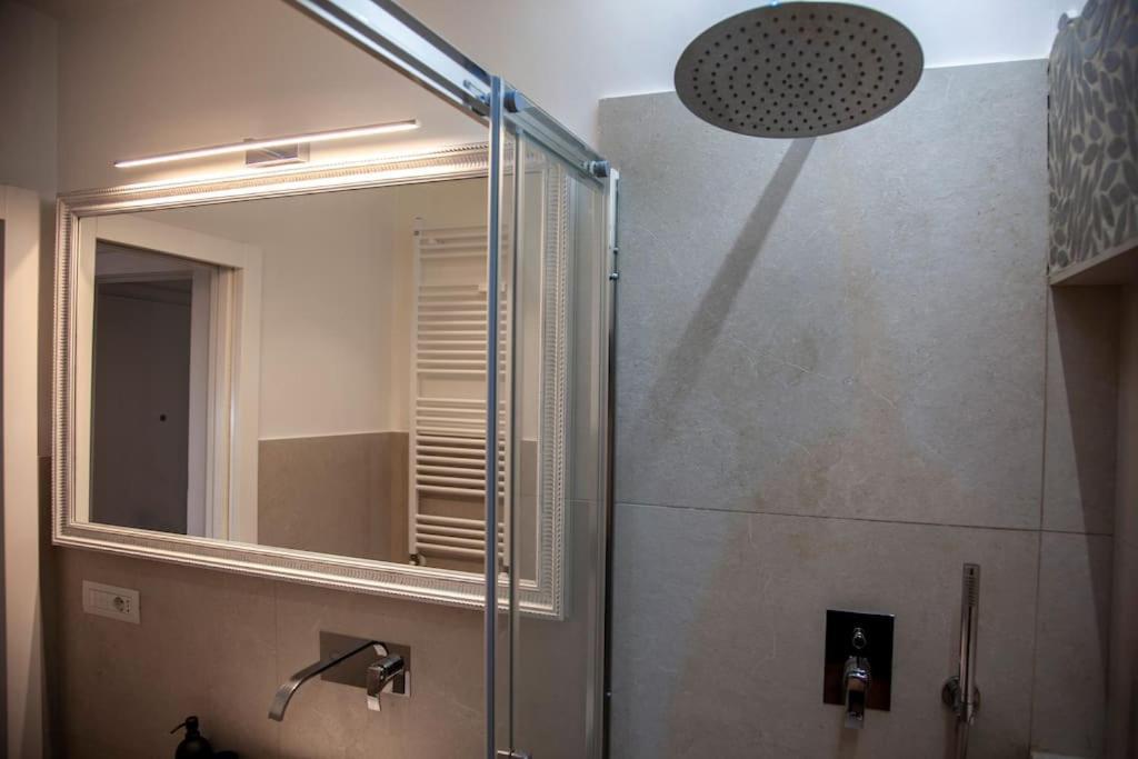 Modern And Stylish Flat Next To Metro Apartamento Roma