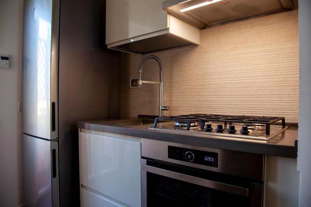 Modern And Stylish Flat Next To Metro Apartamento Roma