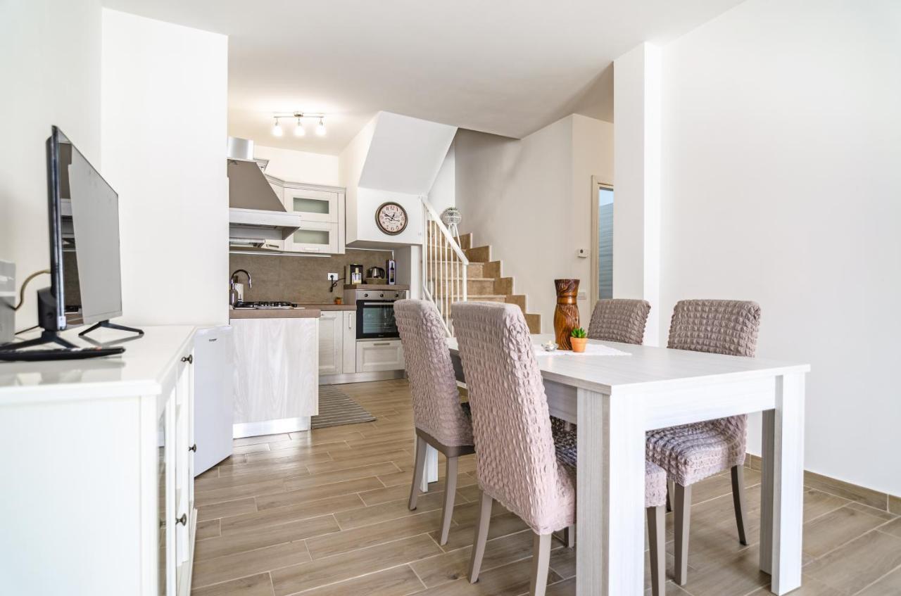 Vicino Ai Castelli Romani! Villetta Moderna Con Wifi E Parcheggio Apartamento Roma
