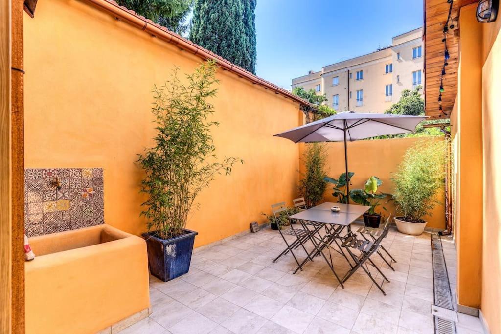 Apartment Trastevere 2 Bdr Orto Botanico With Private Patio Rome