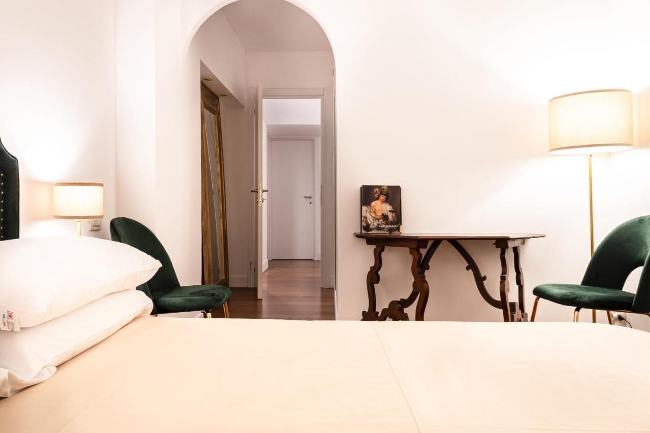 Charme & Chic San Giacomo * Rome