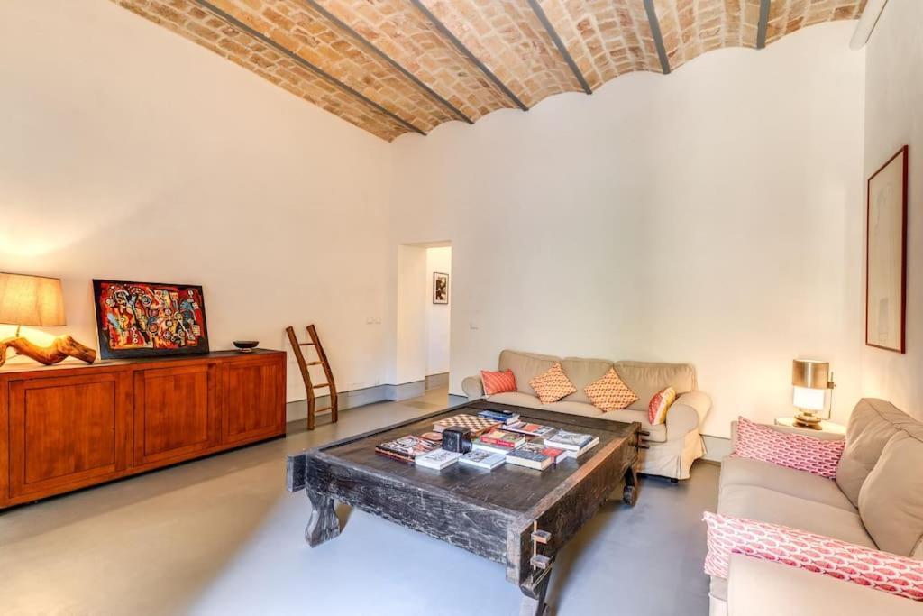 Apartment Trastevere 2 Bdr Orto Botanico With Private Patio Rome