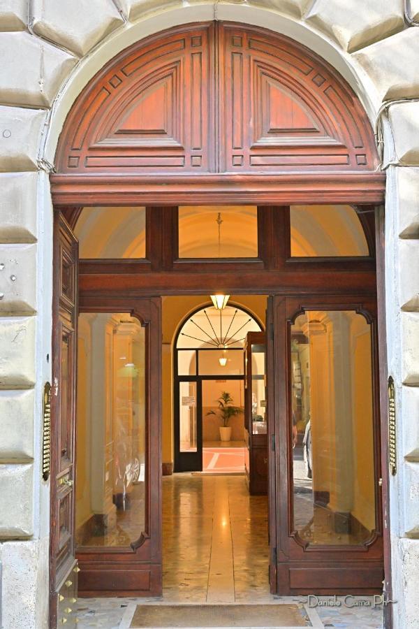 Luxury Apartment *