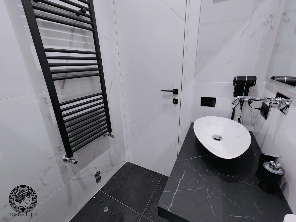 Guest house Domus Iulia - Colosseo Rome