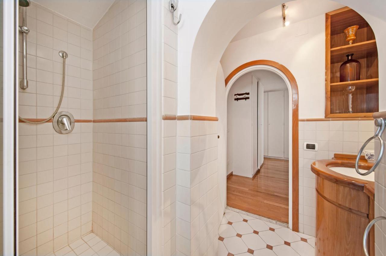 Ancient Palace In Downtown Apartment