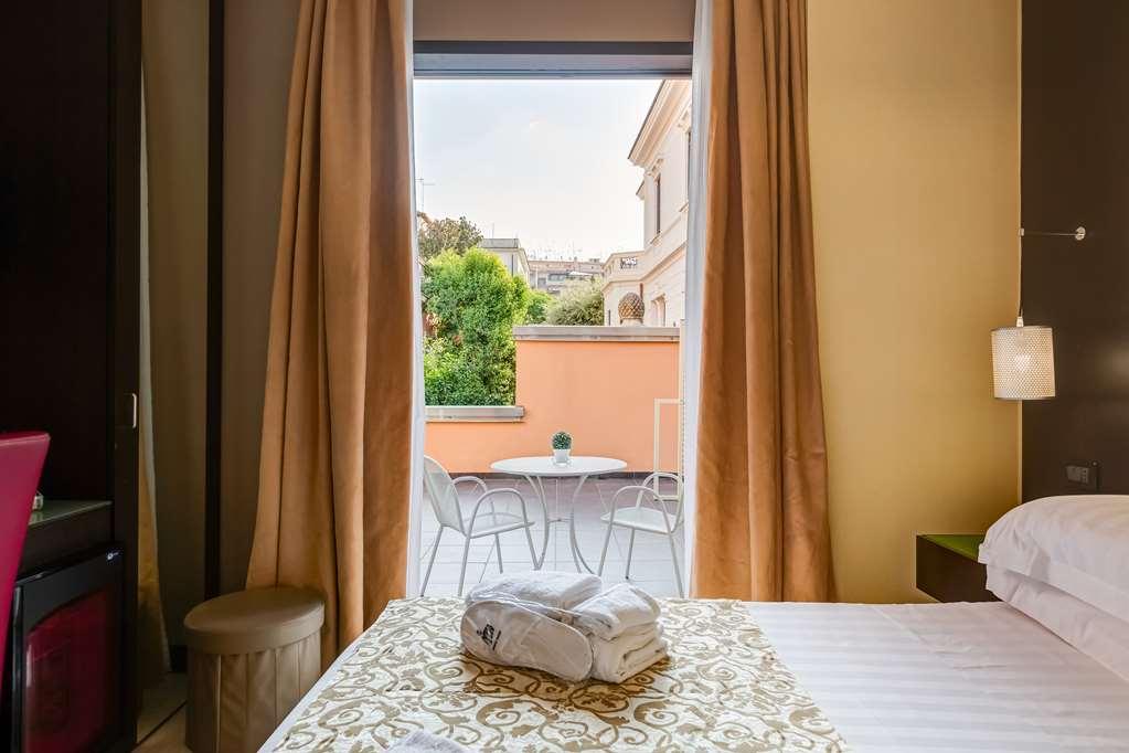 Western Cinemusic Hotel Roma