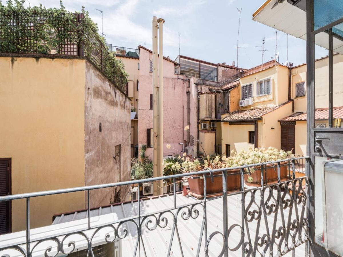 The Rent - Two-bedroom With Terrace Near Trevi Fountain Appartamento Roma