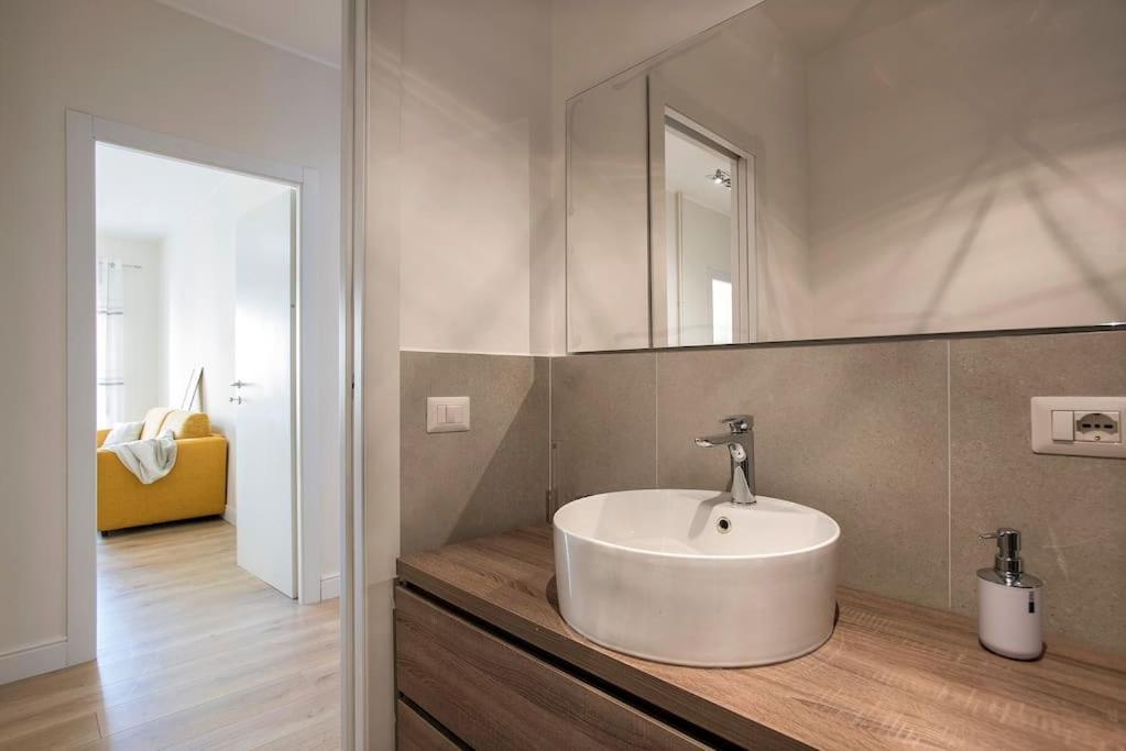 Moderno Tuscolana 2 Bdr And Living Metro A * Rome