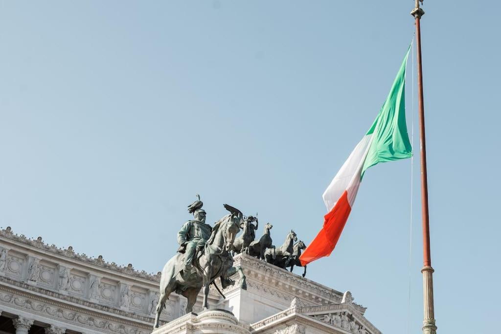 Appartement Peaceful In Piazza Venezia's Alleys