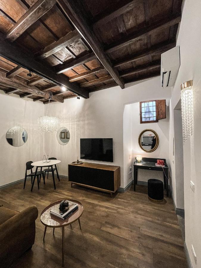 Appartamento Domuslu' - Casa Di Charme Nel Cuore Di Roma
