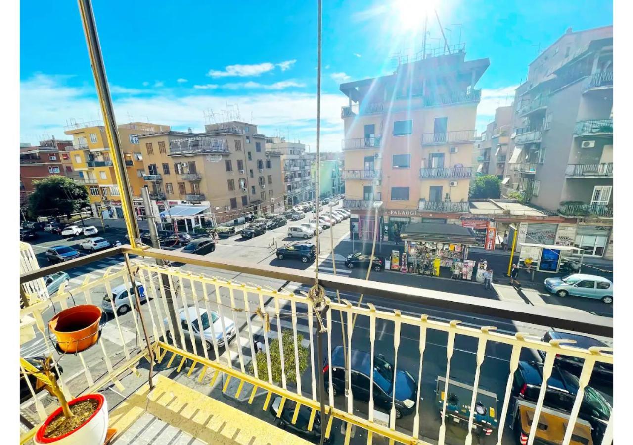 Cozy Casetta - Bright And Near Metro C Apartment