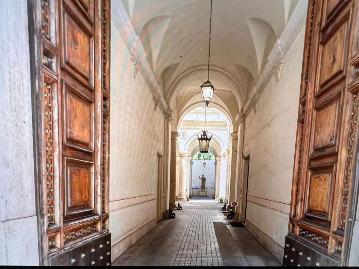 Adorable Flat By Barberini Trevi Fountain Apartment Rome