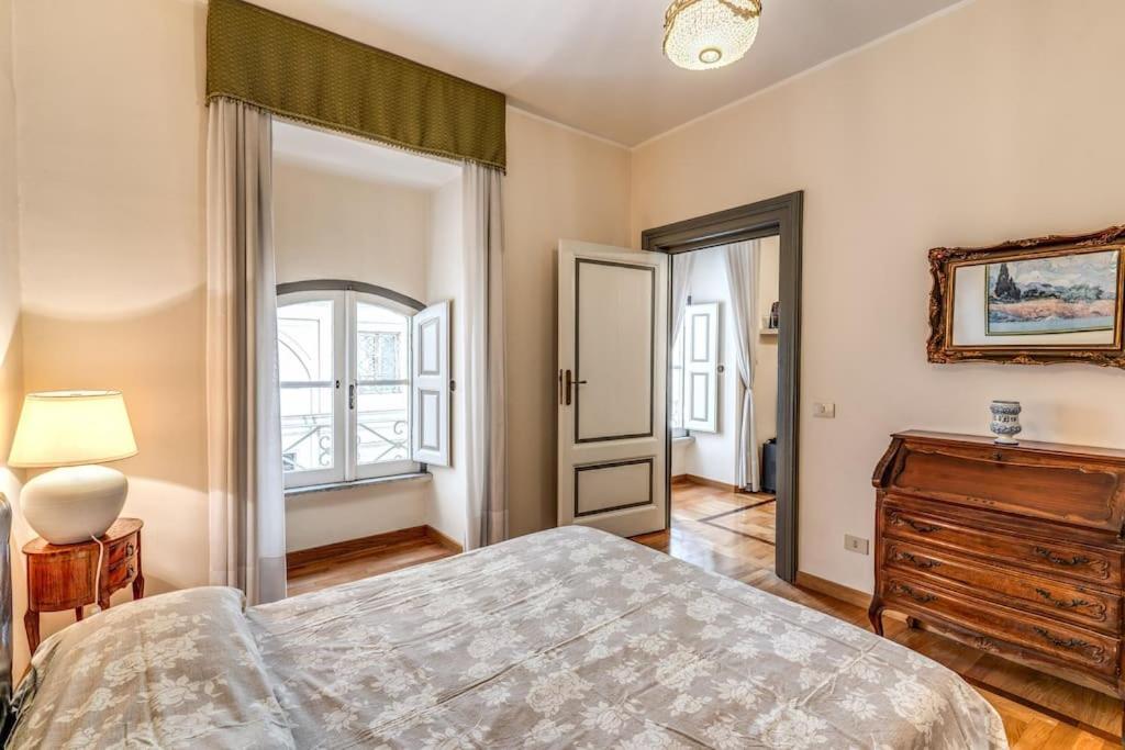 Adorable Flat By Barberini Trevi Fountain Rome