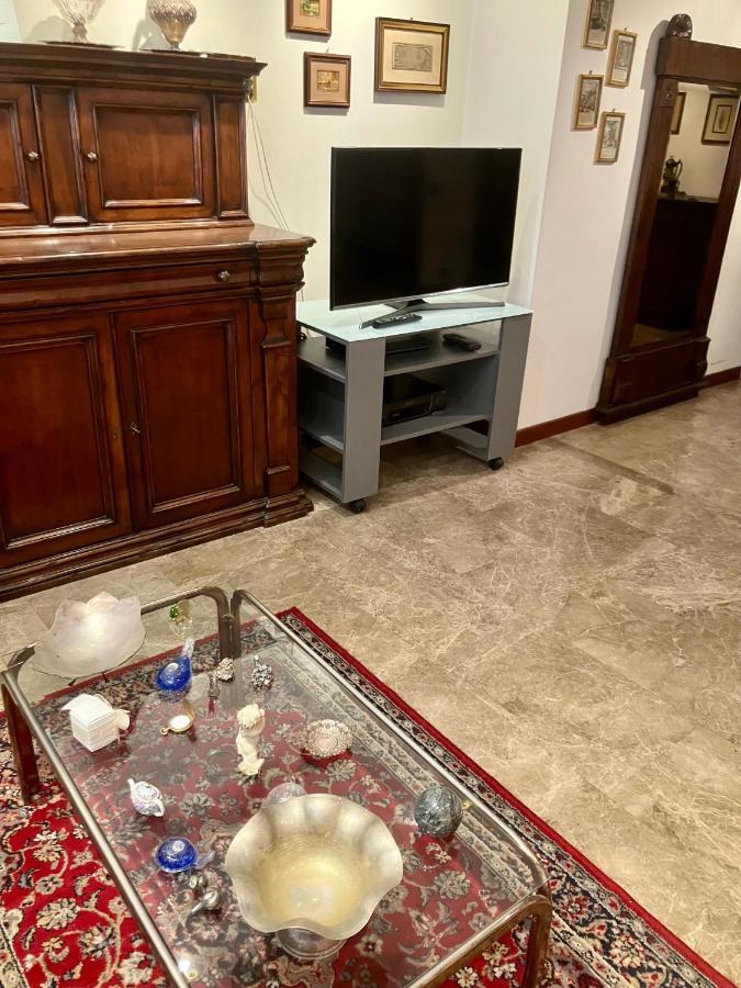 Hospedagem domiciliar Rachele's Charming House In The Heart Of *