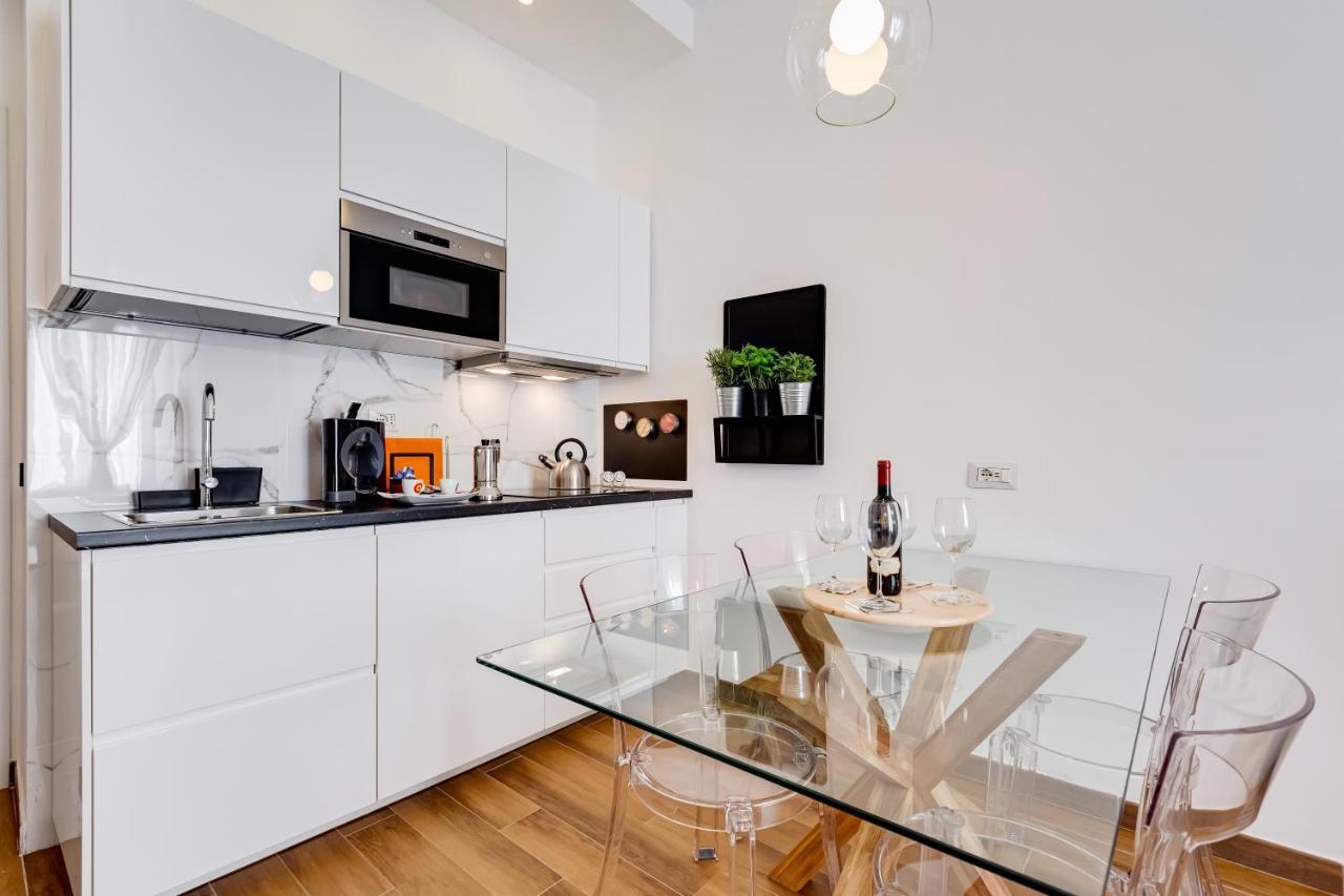 Lovely Two-room In The Center Of Roma