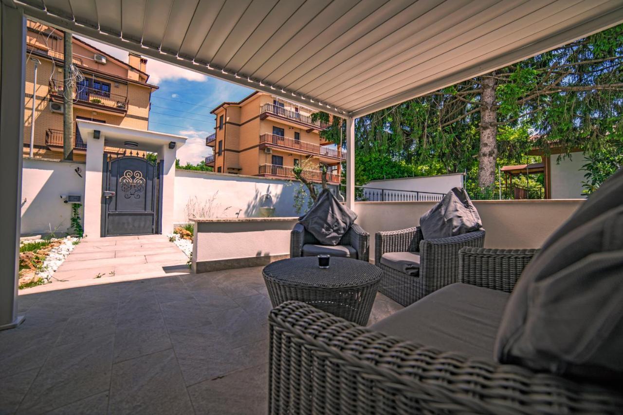White Veio Apartment *