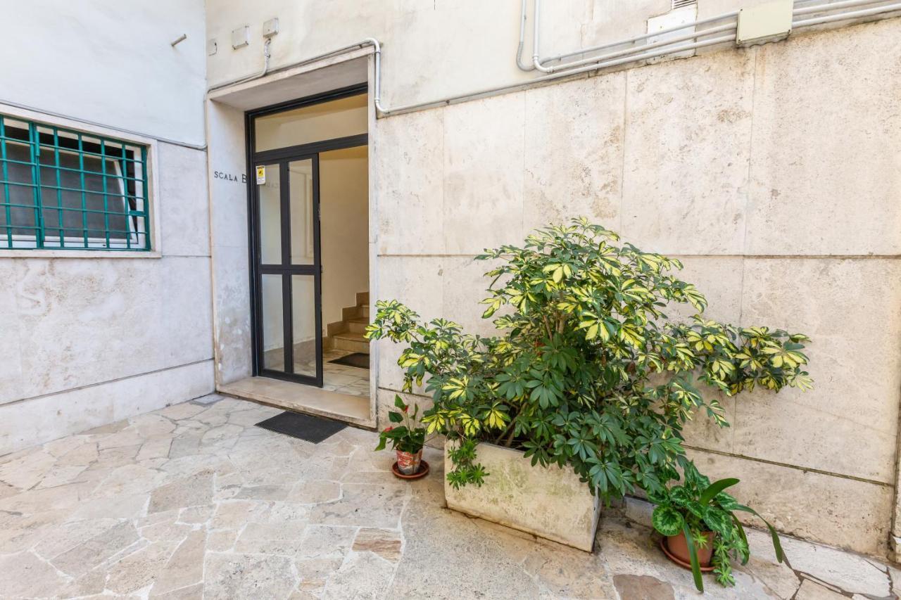 Noh Collection 2bdr Apartment- Vatican Area Appartement