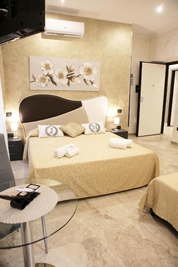Jadore Monic Affittacamere