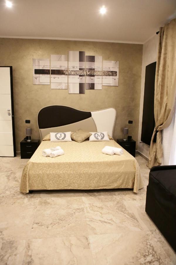 Jadore Monic Rome