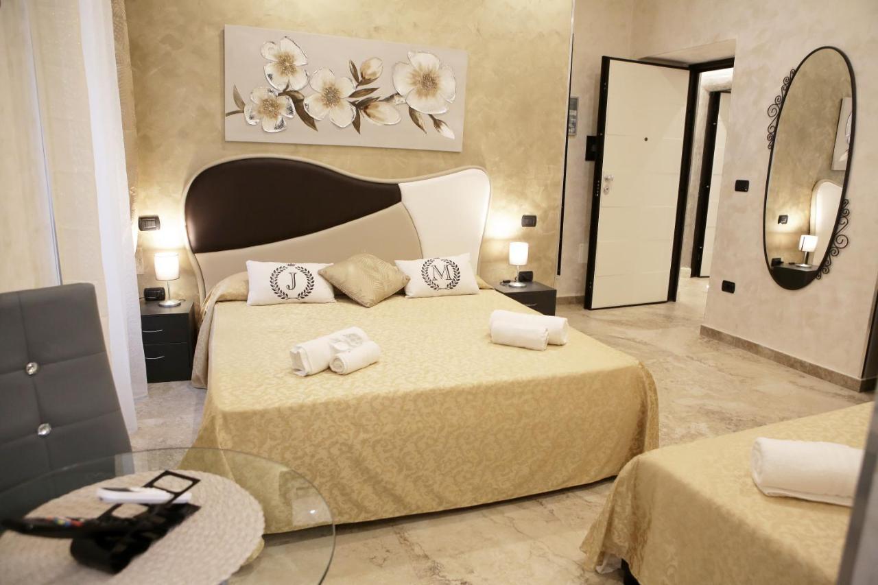 Jadore Monic * Rome