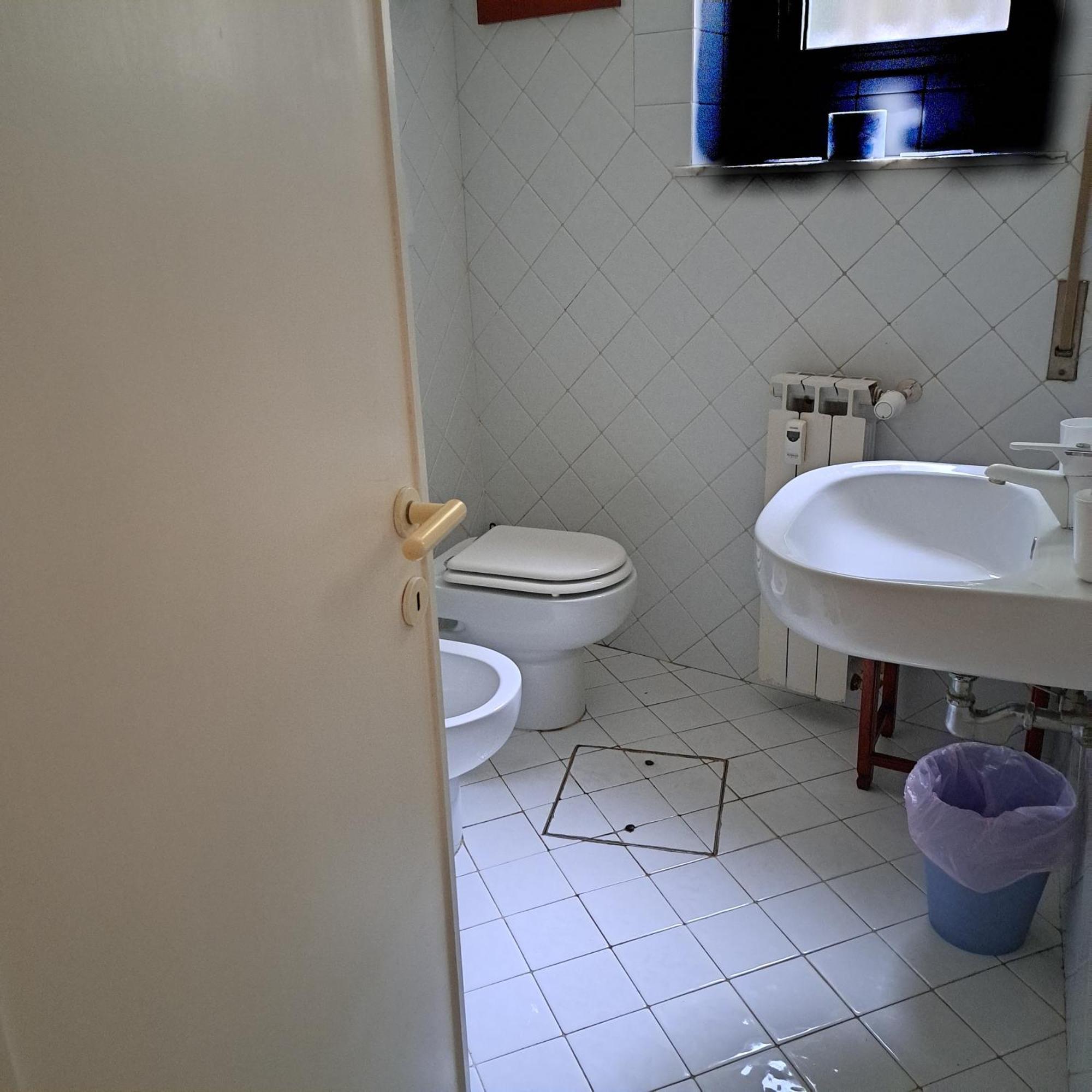 Apartment House Up To The Hill - Stanza Con A Monteverde Vecchio