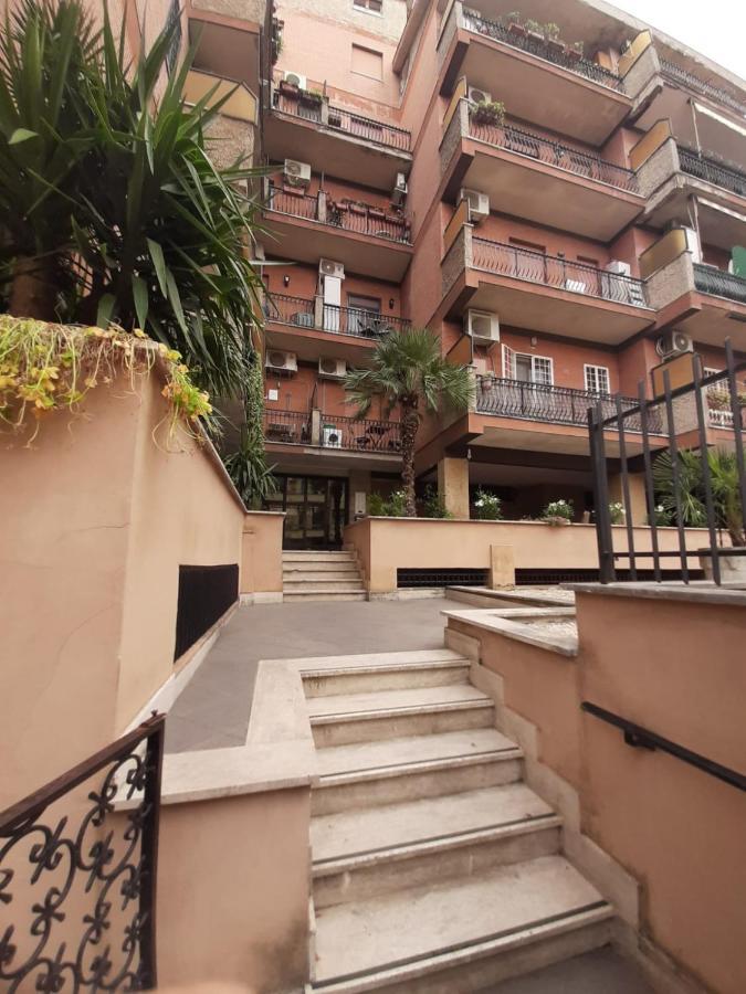 Loft Shabby Chic Con Vista Vicino Al Vaticano Apartment Rome