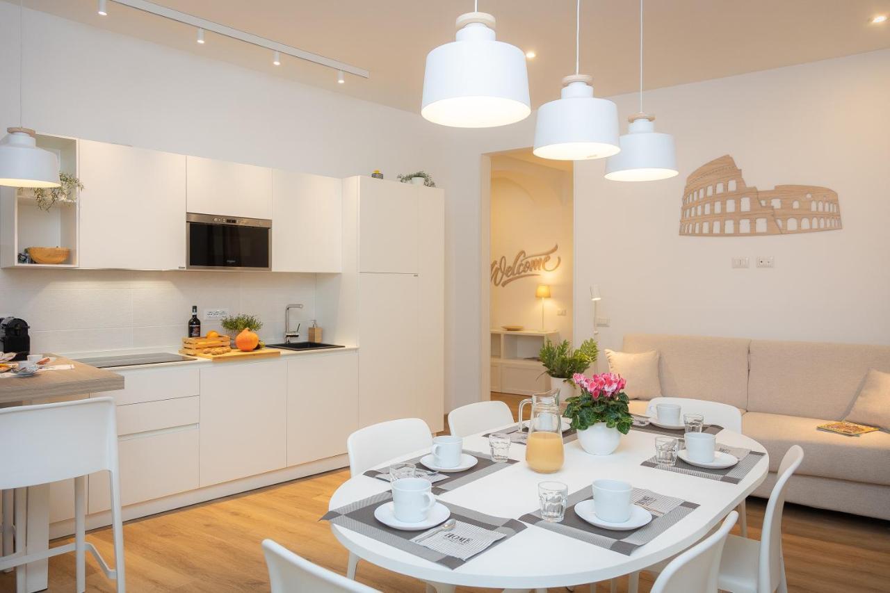 Apartment Colosseum Holidays - Three-bedroom Rome
