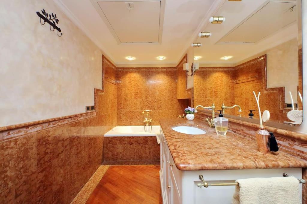 Apartment 3v Luxury By Hili Rome