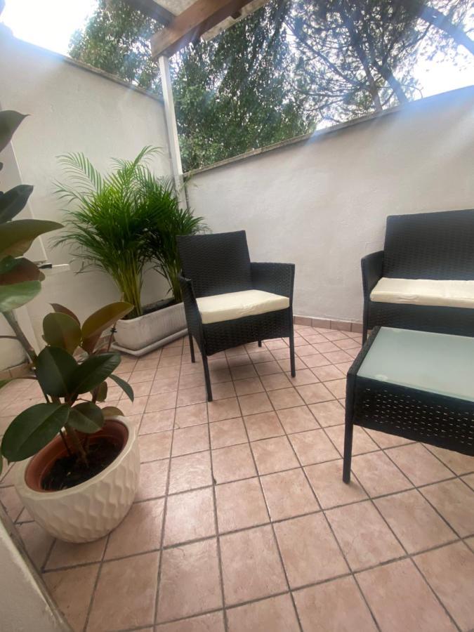 Miedonne In Appartement