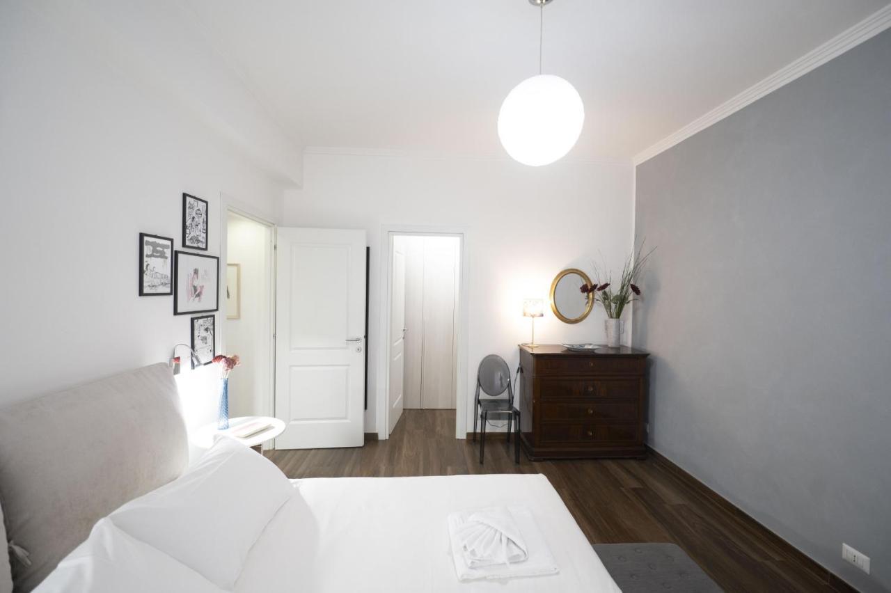 Lovely Design With Balcony Apartment Rome