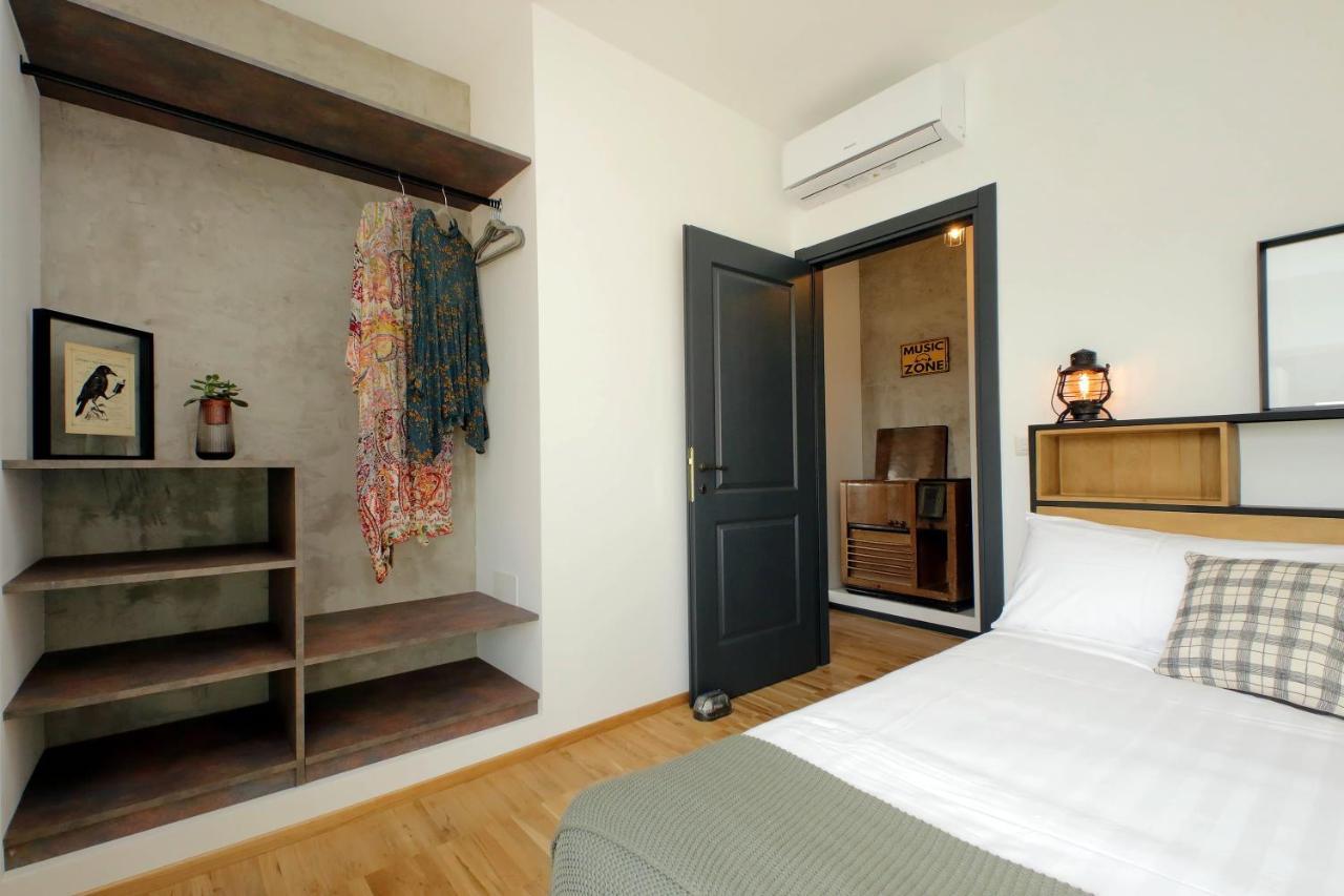 Apartment Ych-trilocale Stile Industriale Rome