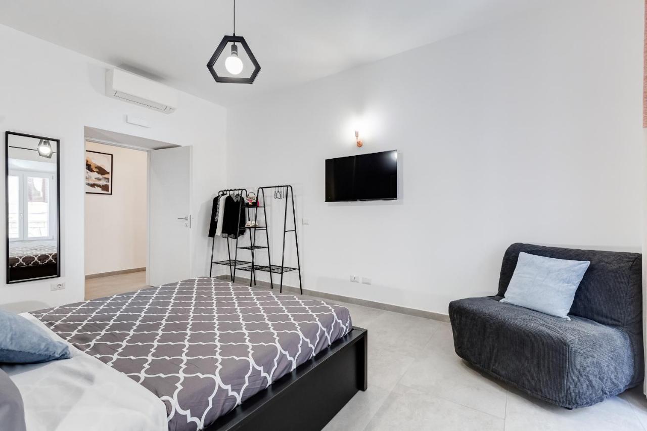 Bdc - Empire, Noble 3-bdr Apartment