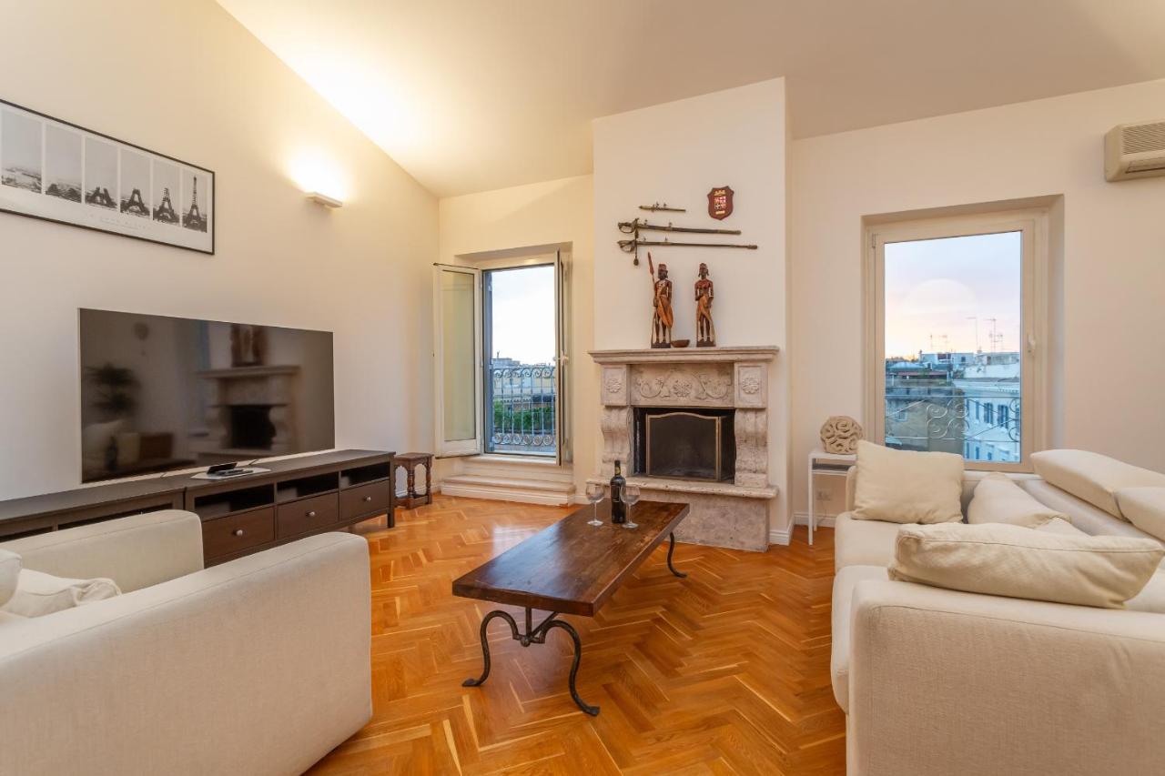 Skyline Penthouse With Private Rooftop Appartement Rome