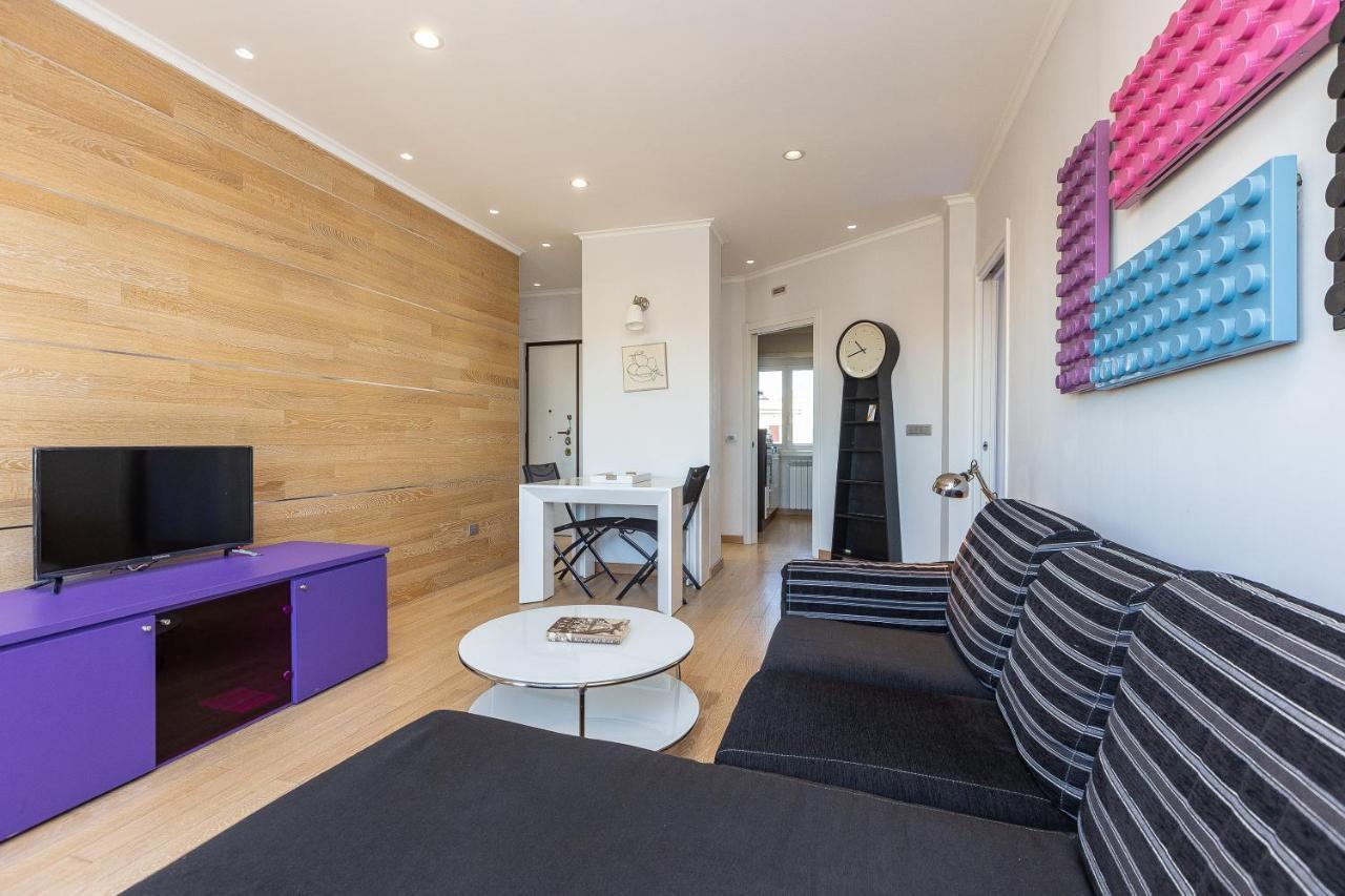 Piramide View By In Apartment Rome