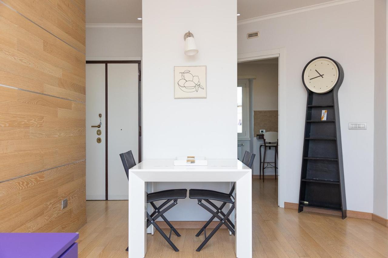 Piramide View By In Apartment Rome