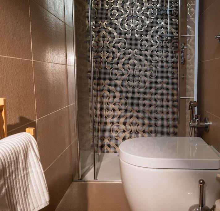 Merulana Penthouse: 5 Minutes Walk From Colosseum * Rome