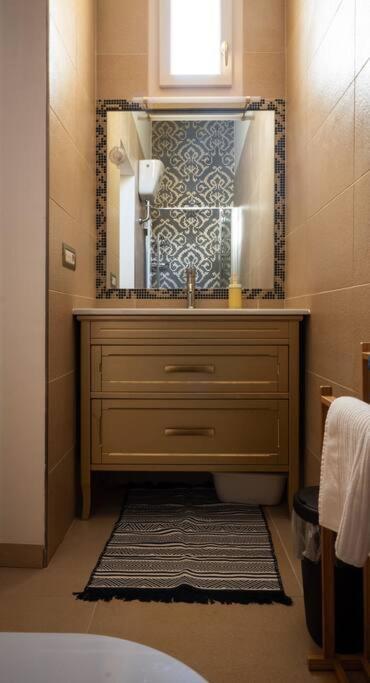 Merulana Penthouse: 5 Minutes Walk From Colosseum * Rome