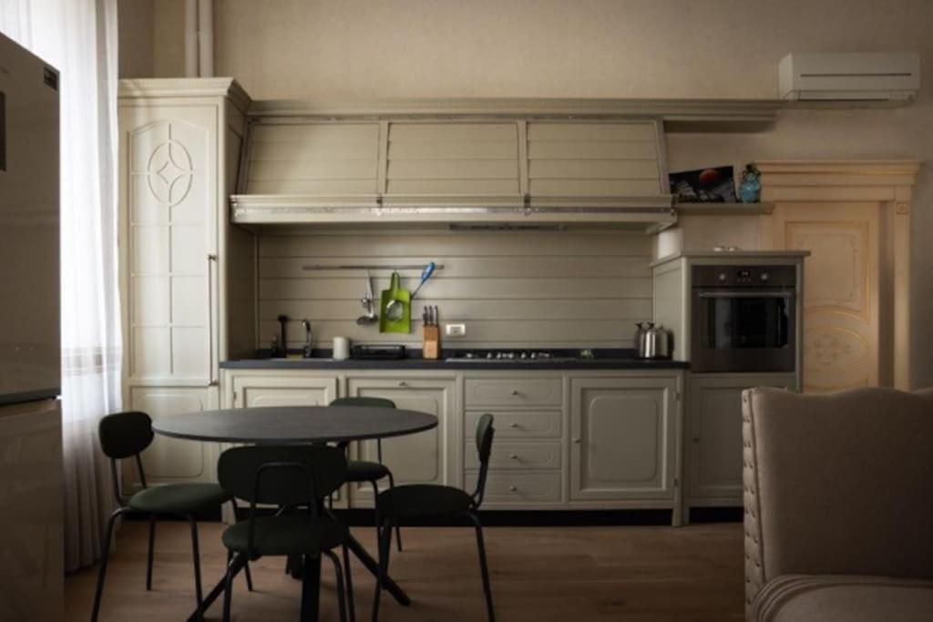 Merulana Penthouse: 5 Minutes Walk From Colosseum *