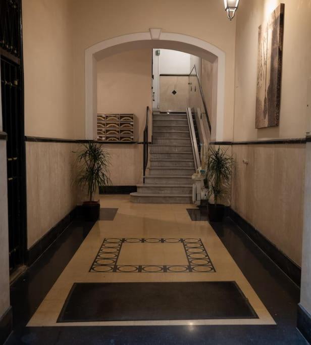 Merulana Penthouse: 5 Minutes Walk From Colosseum Rome