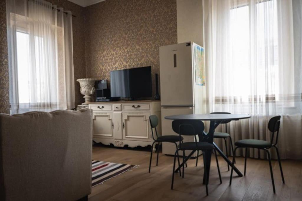 Apartment Merulana Penthouse: 5 Minutes Walk From Colosseum *