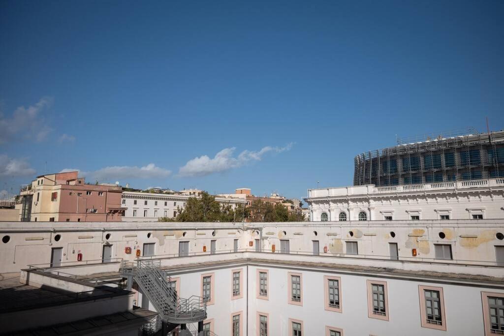 Merulana Penthouse: 5 Minutes Walk From Colosseum *