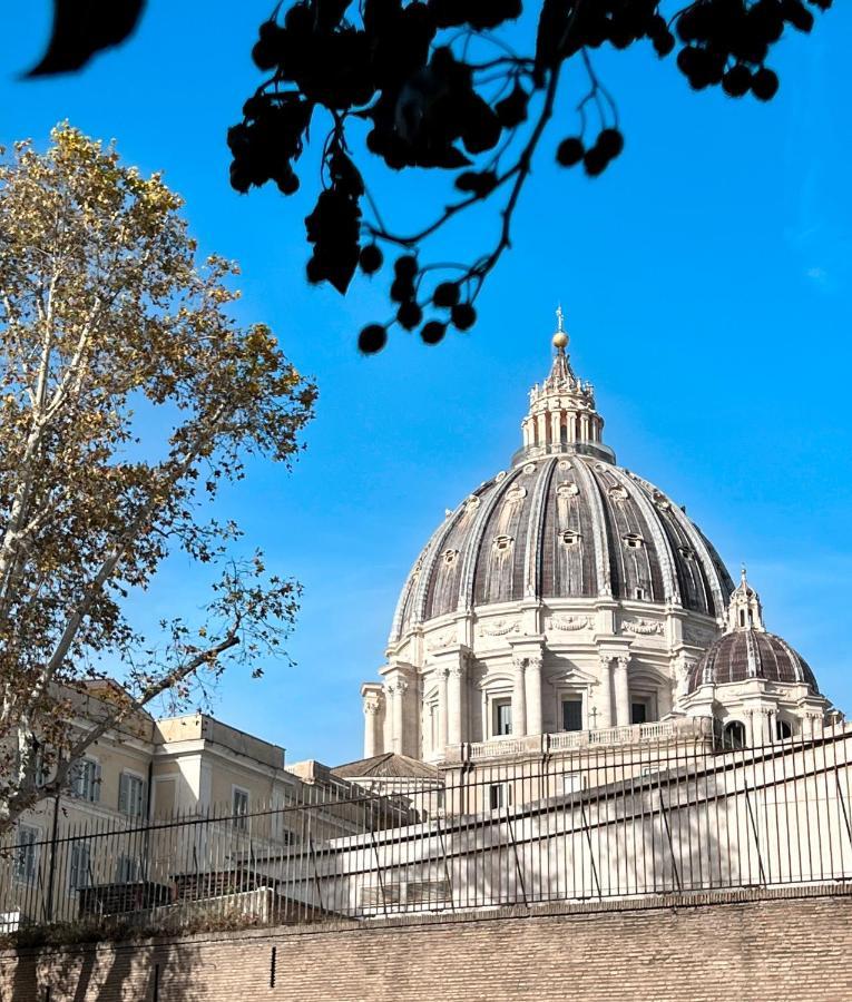 Living In Vatican Rome