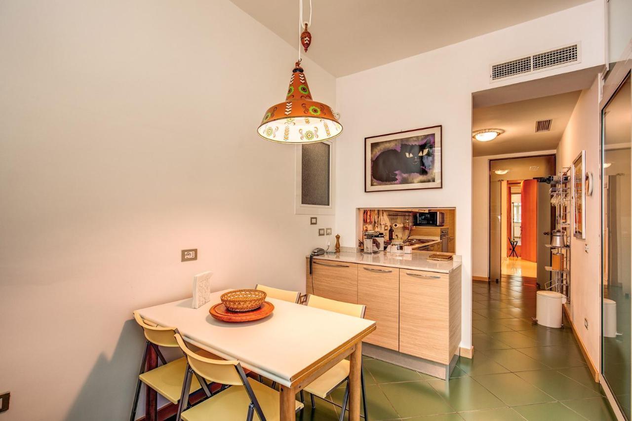 Terrazza Piccolomini: Elegant Stunning View Over Rome/st Peter's Dome Apartment Rome