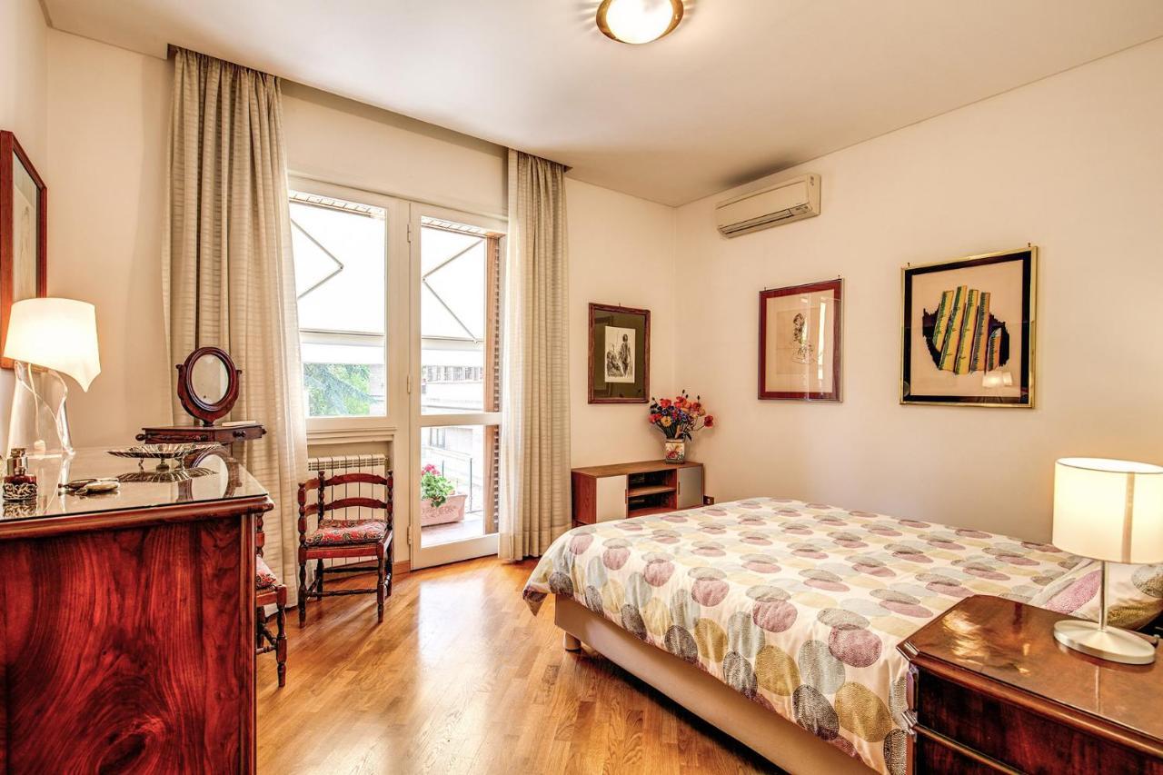 Apartment Terrazza Piccolomini: Elegant Stunning View Over Rome/st Peter's Dome *