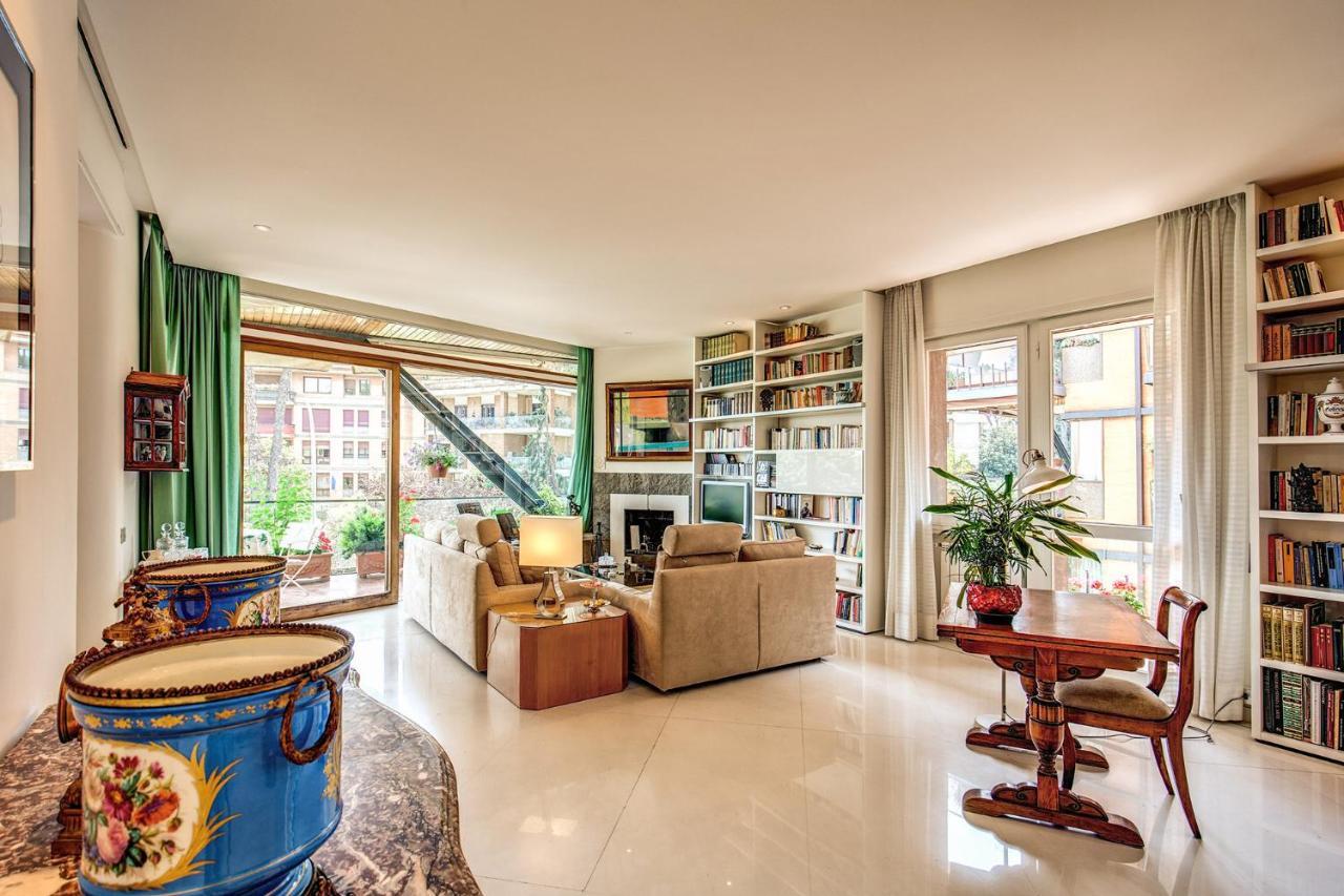 Apartment Terrazza Piccolomini: Elegant Stunning View Over Rome/st Peter's Dome