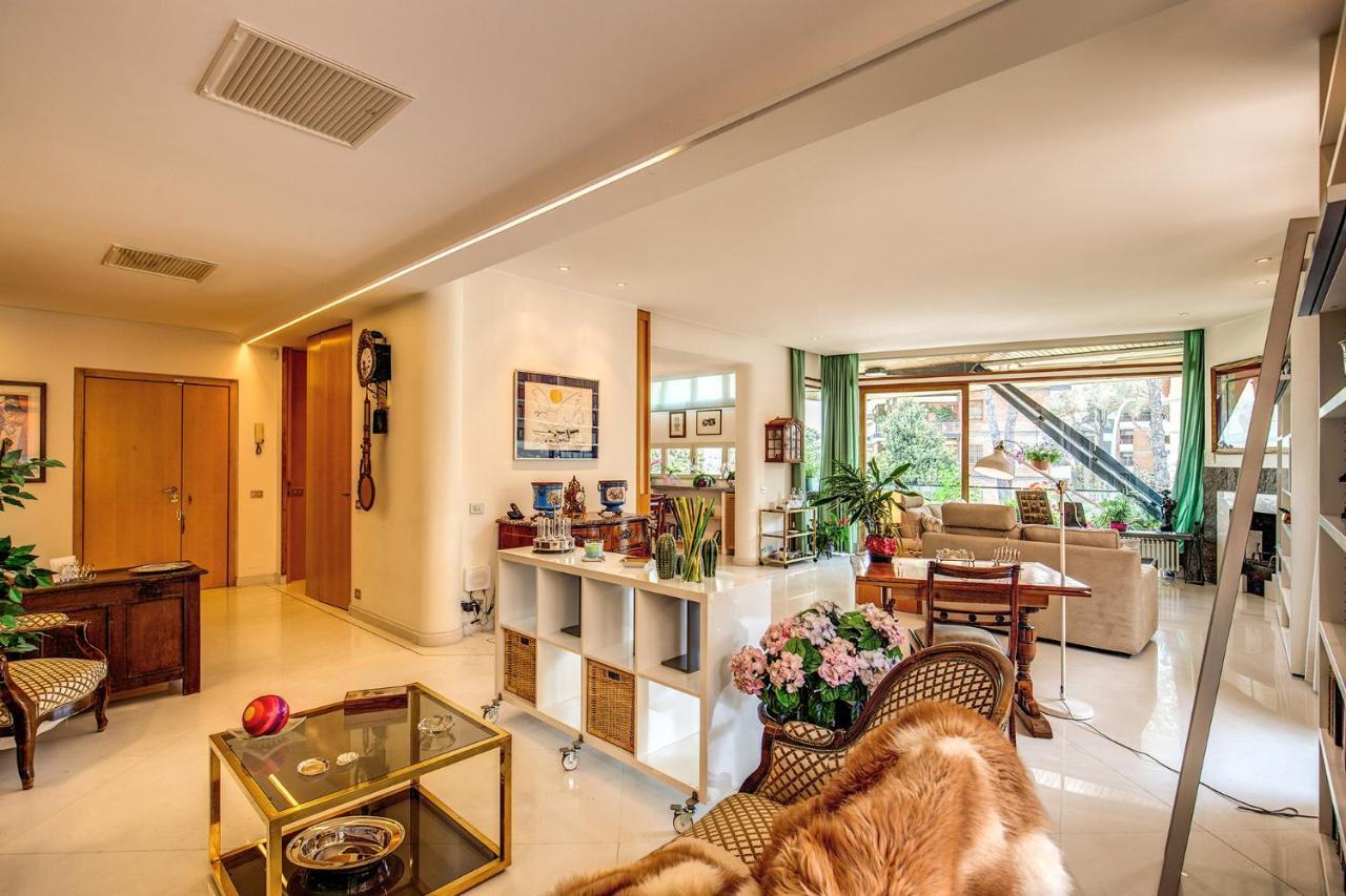 Terrazza Piccolomini: Elegant Stunning View Over Rome/st Peter's Dome Apartment Rome
