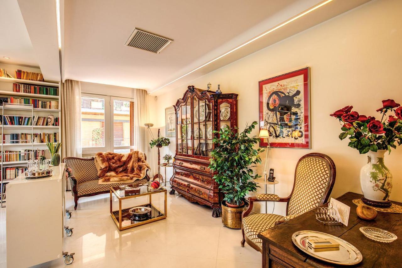 Apartment Terrazza Piccolomini: Elegant Stunning View Over Rome/st Peter's Dome *