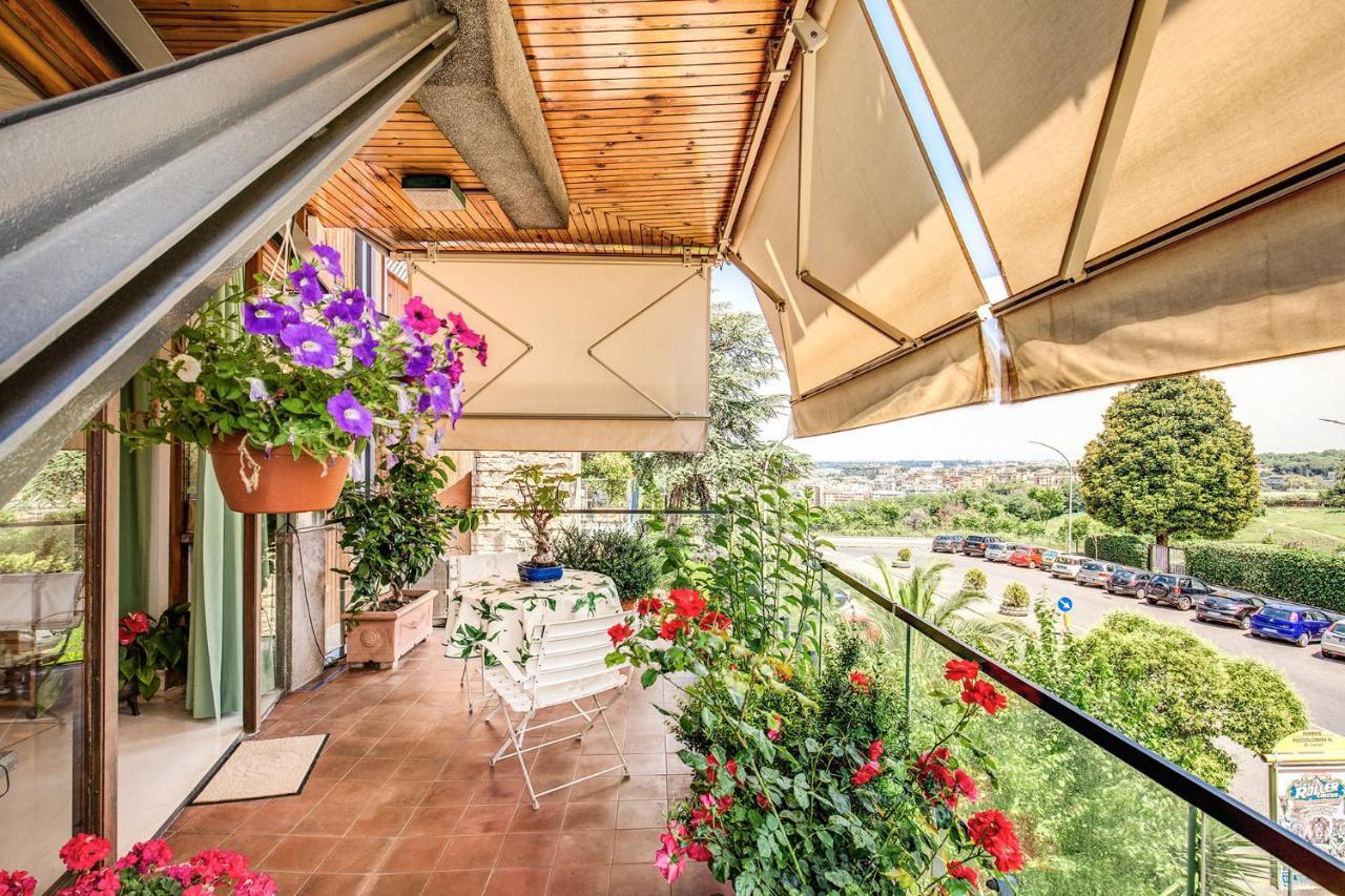 Terrazza Piccolomini: Elegant Stunning View Over Rome/st Peter's Dome Rome