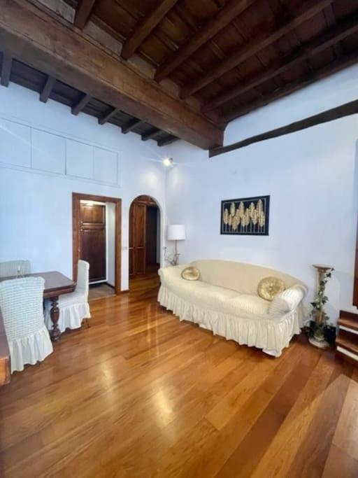 Gens Iulia Luxury Appartament * Rome