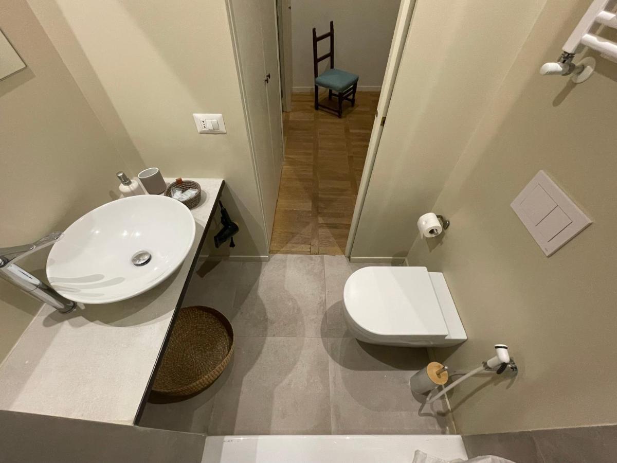 Center, Luxury & History In Via Monserrato Appartement